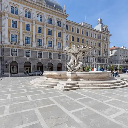 Centro I Roma 28 * Trieste