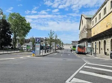 Centro I Roma 28 公寓 *