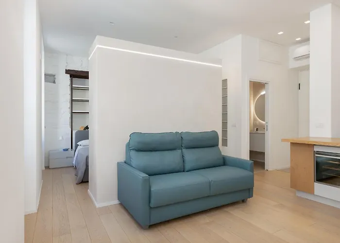 Centro I Roma 28 * Trieste